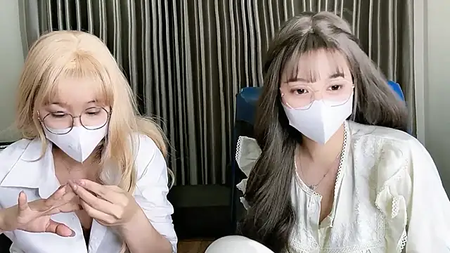 Snapshot of Mono-Stewardesss chatting on 03/11/25, 12:39 Mono-Stewardesss online show from 03/11/25, 12:39