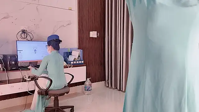 Snapshot of Mono-Stewardesss chatting on 10/17/25, 03:14 Mono-Stewardesss online show from 10/17/25, 03:14