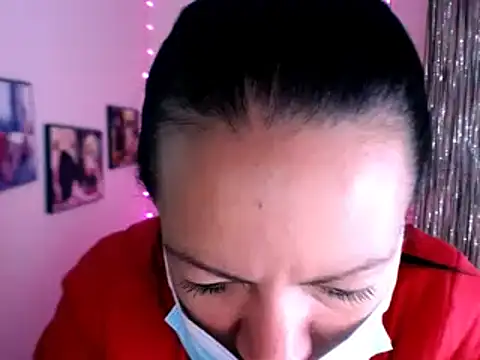 Snapshot of Cristal_w chatting on 12/10/24, 02:39 Cristal w online show from 12/10/24, 02:39