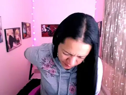 Snapshot of Cristal_w chatting on 01/15/25, 04:43 Cristal w online show from 01/15/25, 04:43