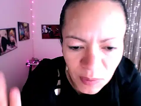 Snapshot of Cristal_w chatting on 01/22/25, 12:27 Cristal w online show from 01/22/25, 12:27