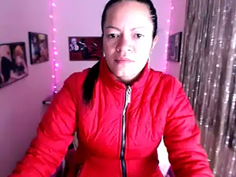 Snapshot of Cristal_w chatting on 01/23/25, 12:30 Cristal w online show from 01/23/25, 12:30