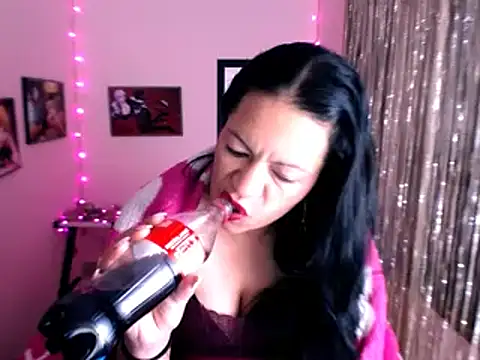 Snapshot of Cristal_w chatting on 01/28/25, 08:58 Cristal w online show from 01/28/25, 08:58
