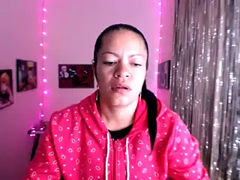 Snapshot of Cristal_w chatting on 02/03/25, 12:14 Cristal w online show from 02/03/25, 12:14