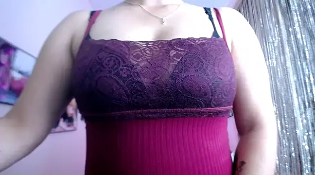 Snapshot of Cristal_w chatting on 02/20/25, 06:46 Cristal w online show from 02/20/25, 06:46