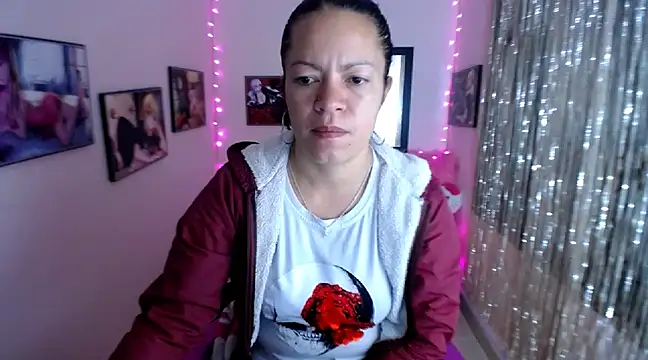 Snapshot of Cristal_w chatting on 02/26/25, 12:36 Cristal w online show from 02/26/25, 12:36