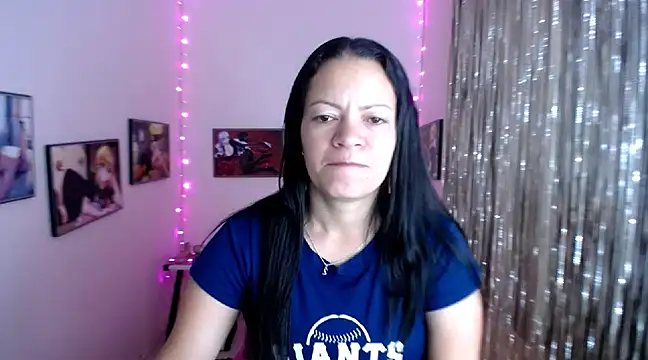 Snapshot of Cristal_w chatting on 03/02/25, 02:10 Cristal w online show from 03/02/25, 02:10
