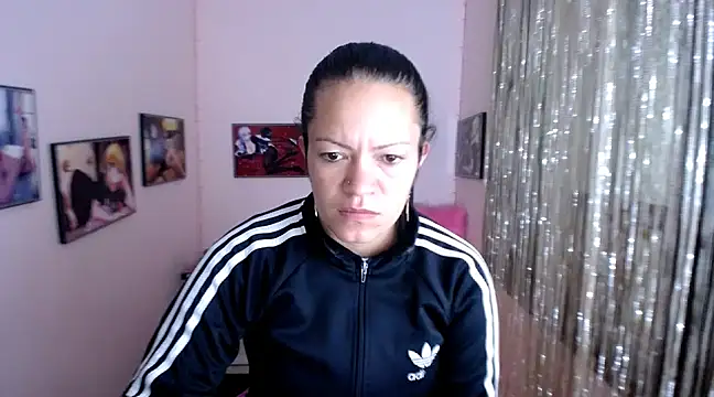 Snapshot of Cristal_w chatting on 03/04/25, 08:05 Cristal w online show from 03/04/25, 08:05