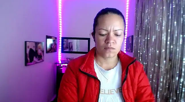 Snapshot of Cristal_w chatting on 03/07/25, 04:22 Cristal w online show from 03/07/25, 04:22