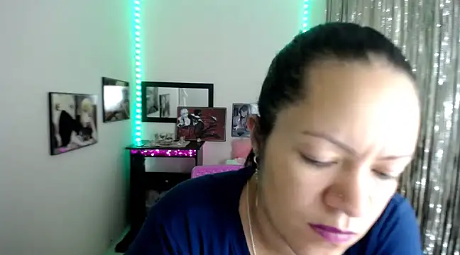 Snapshot of Cristal_w chatting on 03/12/25, 07:28 Cristal w online show from 03/12/25, 07:28