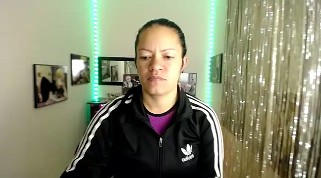 Snapshot of Cristal_w chatting on 03/13/25, 12:35 Cristal w online show from 03/13/25, 12:35