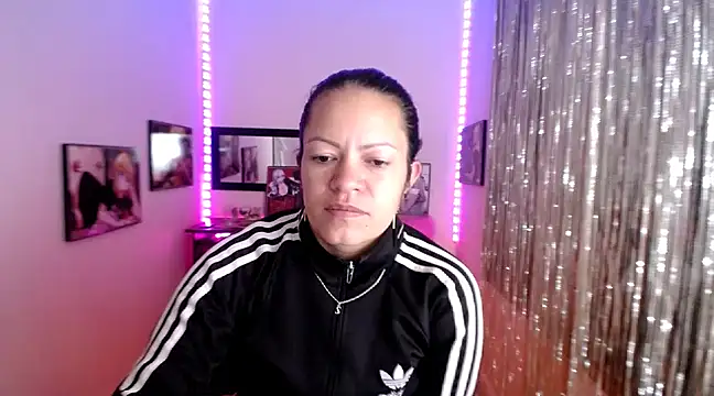 Snapshot of Cristal_w chatting on 03/13/25, 04:23 Cristal w online show from 03/13/25, 04:23