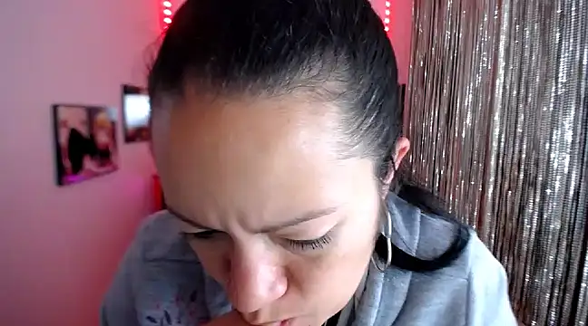 Snapshot of Cristal_w chatting on 03/20/25, 06:42 Cristal w online show from 03/20/25, 06:42