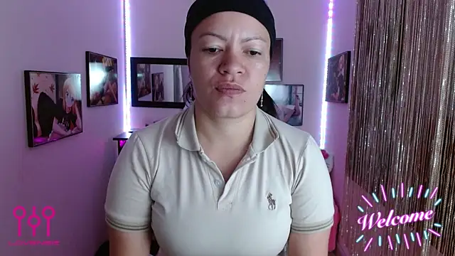 Snapshot of Cristal_w chatting on 09/13/25, 01:44 Cristal w online show from 09/13/25, 01:44