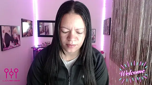Snapshot of Cristal_w chatting on 09/16/25, 01:45 Cristal w online show from 09/16/25, 01:45