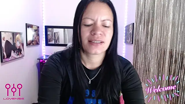 Snapshot of Cristal_w chatting on 10/14/25, 12:50 Cristal w online show from 10/14/25, 12:50