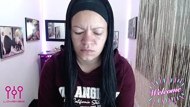 Snapshot of Cristal_w chatting on 10/15/25, 12:38 Cristal w online show from 10/15/25, 12:38