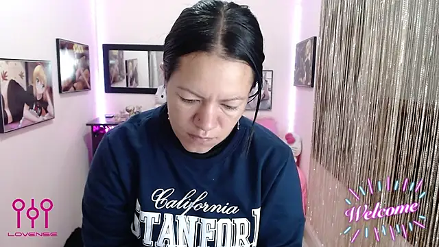 Snapshot of Cristal_w chatting on 10/16/25, 12:39 Cristal w online show from 10/16/25, 12:39
