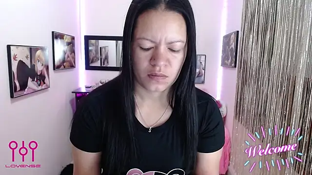 Snapshot of Cristal_w chatting on 10/19/25, 01:56 Cristal w online show from 10/19/25, 01:56