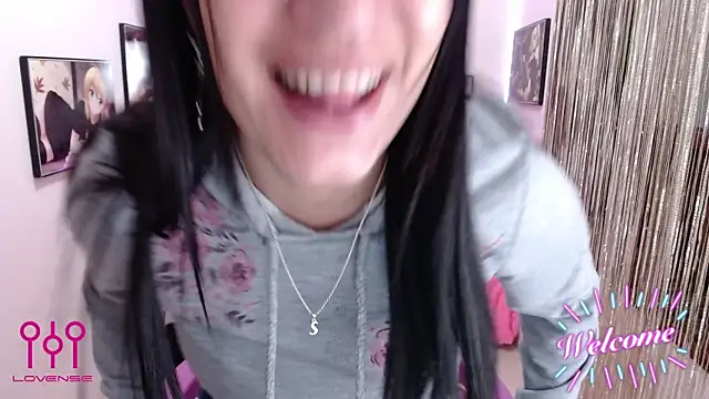 Snapshot of Cristal_w chatting on 10/22/25, 12:38 Cristal w online show from 10/22/25, 12:38
