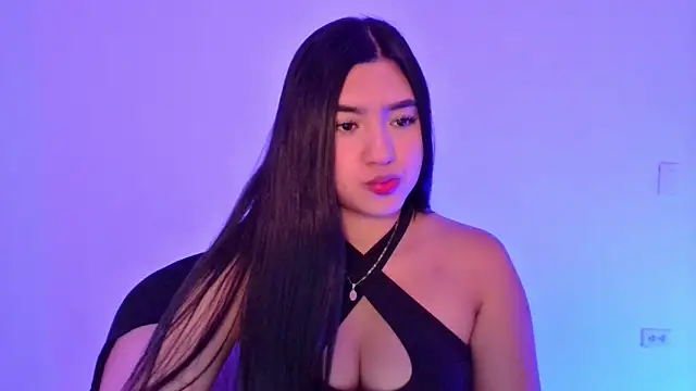 Snapshot of shellyrayh1 chatting on 10/18/25, 01:30 shellyrayh1 online show from 10/18/25, 01:30