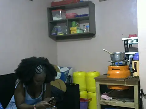 Snapshot of slender-qwene chatting on 10/09/25, 06:06 slender-qwene online show from 10/09/25, 06:06