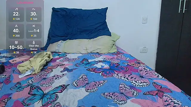 Snapshot of mrsmaira chatting on 08/03/26, 11:08 mrsmaira online show from 08/03/26, 11:08