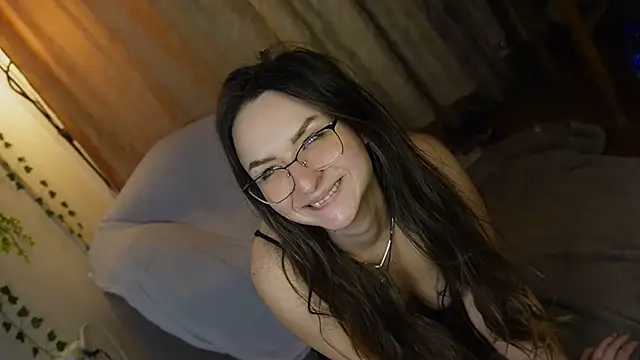 Snapshot of NaughtYHomemadE chatting on 12/22/24, 03:33 NaughtYHomemadE online show from 12/22/24, 03:33