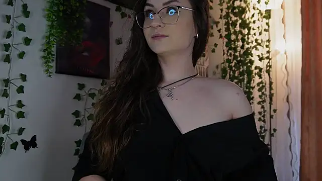 Snapshot of NaughtYHomemadE chatting on 02/04/25, 12:22 NaughtYHomemadE online show from 02/04/25, 12:22
