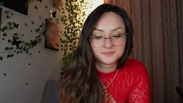 Snapshot of NaughtYHomemadE chatting on 02/21/25, 07:21 NaughtYHomemadE online show from 02/21/25, 07:21