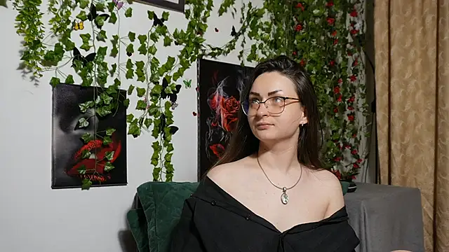 NaughtYHomemadE online show from 11/05/25, 09:26