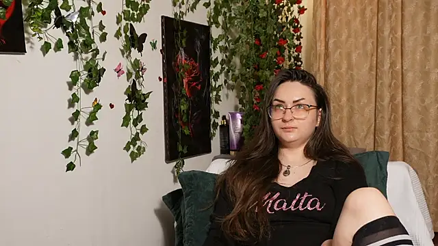 NaughtYHomemadE online show from 12/01/25, 05:29