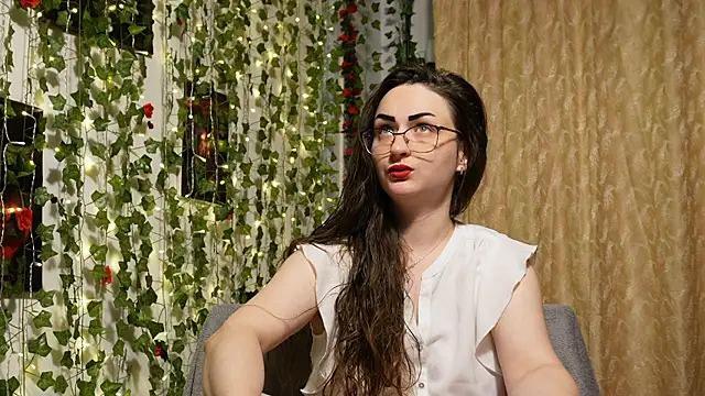 NaughtYHomemadE online show from 06/19/26, 10:30