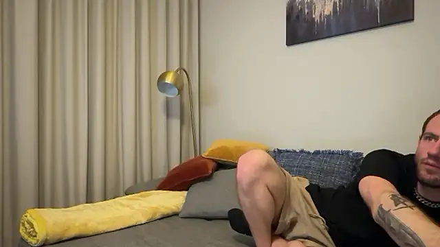 Snapshot of KingCal205 chatting on 09/26/25, 09:19 KingCal205 online show from 09/26/25, 09:19