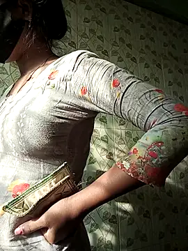 Snapshot of Anusri- chatting on 02/15/25, 10:00 Anusri- online show from 02/15/25, 10:00