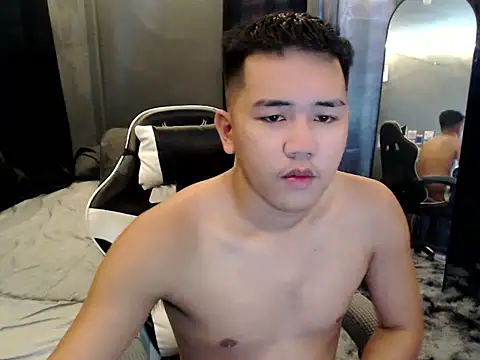 Snapshot of xgregor07 chatting on 10/22/25, 04:57 xgregor07 online show from 10/22/25, 04:57