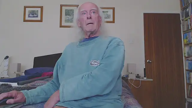 WaverlyKernow online show from 03/25/26, 03:29