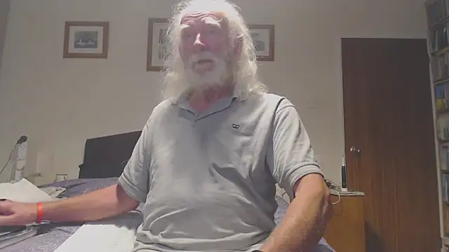 Snapshot of WaverlyKernow chatting on 06/17/26, 11:12 WaverlyKernow online show from 06/17/26, 11:12