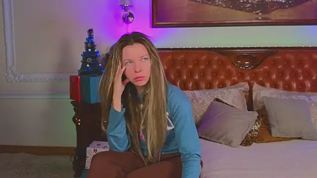 Real Tini online show from 12/18/25, 06:08