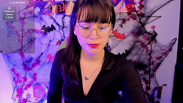 honeykitty 777 online show from 10/18/25, 03:20