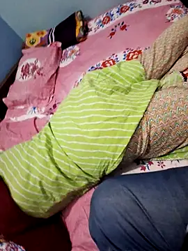 Crezy-Queen01 online show from 10/08/25, 07:39