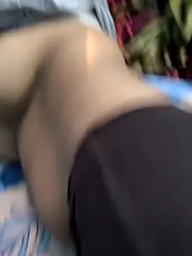 Crezy-Queen01 online show from 11/05/25, 08:36