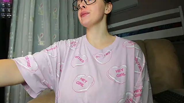 Snapshot of lecherous_wife chatting on 09/11/25, 05:24 lecherous wife online show from 09/11/25, 05:24