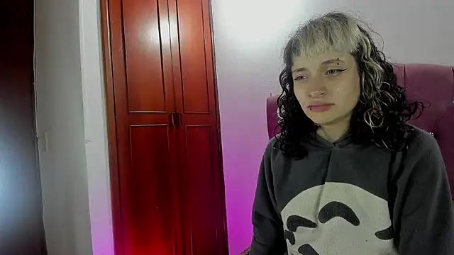 neeko princes online show from 10/28/25, 12:09