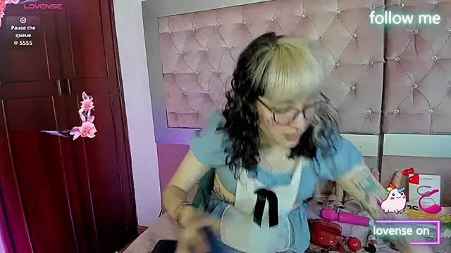 Snapshot of neeko_princes chatting on 04/27/26, 12:36 neeko princes online show from 04/27/26, 12:36