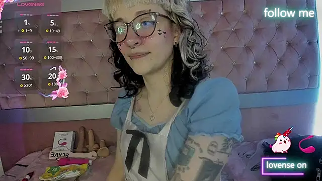 Snapshot of neeko_princes chatting on 05/11/26, 04:04 neeko princes online show from 05/11/26, 04:04