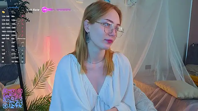 Snapshot of SoniaScott chatting on 09/16/25, 01:39 SoniaScott online show from 09/16/25, 01:39