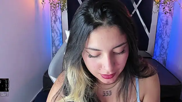 Lia 14  online show from 01/05/25, 05:20