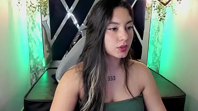 Lia 14  online show from 02/07/25, 11:45