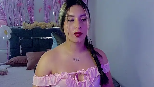 Lia 14  online show from 10/01/25, 01:17